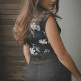 Soul Sister since 1969 - Cropped sleeveless tie front blouse - Black and white floral