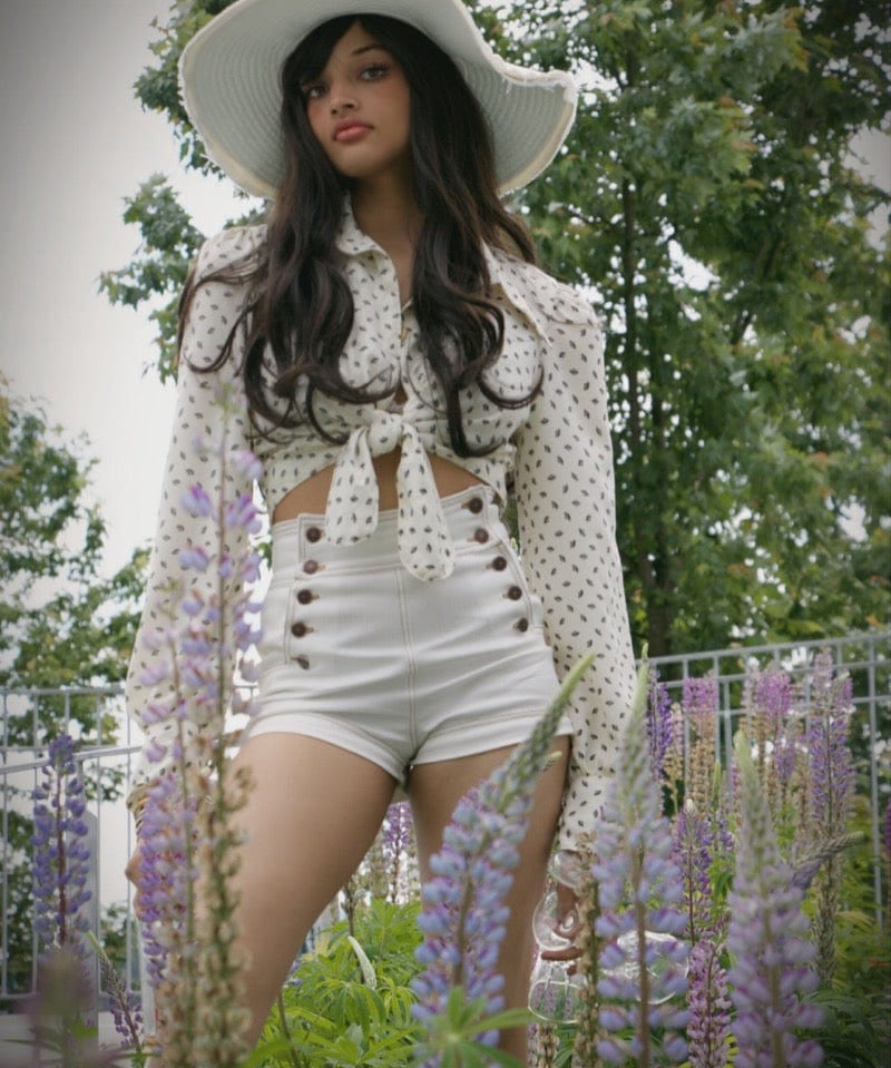Soul Sister since 1969 - High waisted Sailor shorts - White Denim