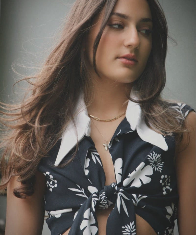 Soul Sister since 1969 - Cropped sleeveless tie front blouse - Black and white floral
