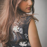 Soul Sister since 1969 - Cropped sleeveless tie front blouse - Black and white floral